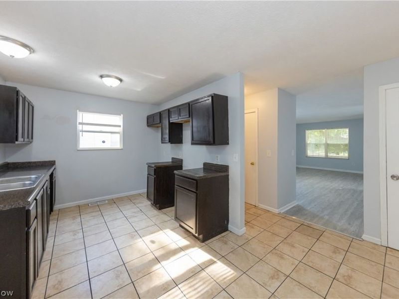 9323 Pratt Avenue, Cleveland, OH 44105 Photo 7