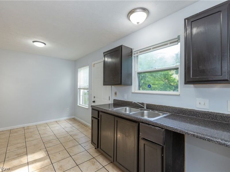 9323 Pratt Avenue, Cleveland, OH 44105 Photo 8