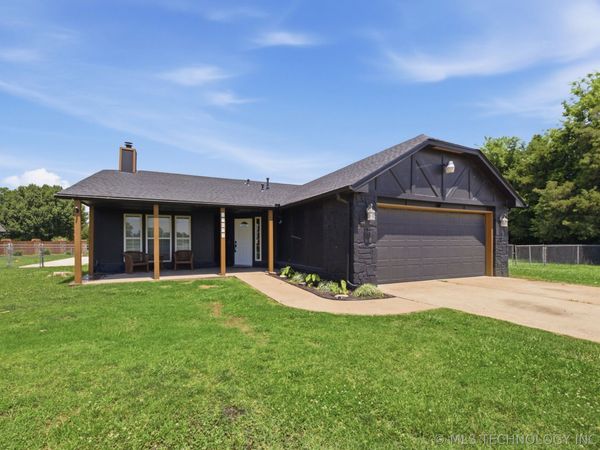 17621 E 80th Street North , Owasso, OK 74055