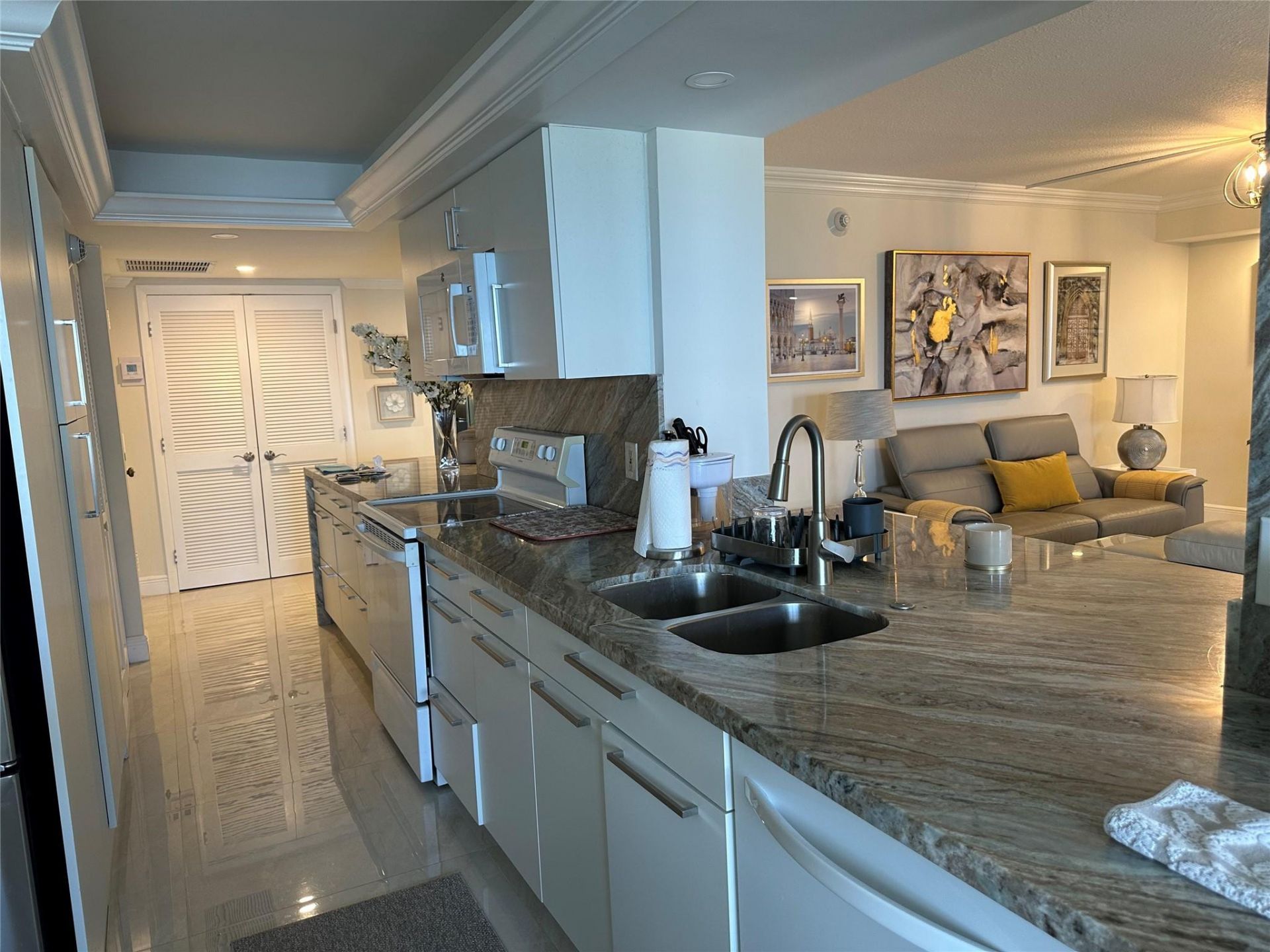 4900 N Ocean Boulevard, Unit 912, Lauderdale by the Sea, FL 33308 Photo