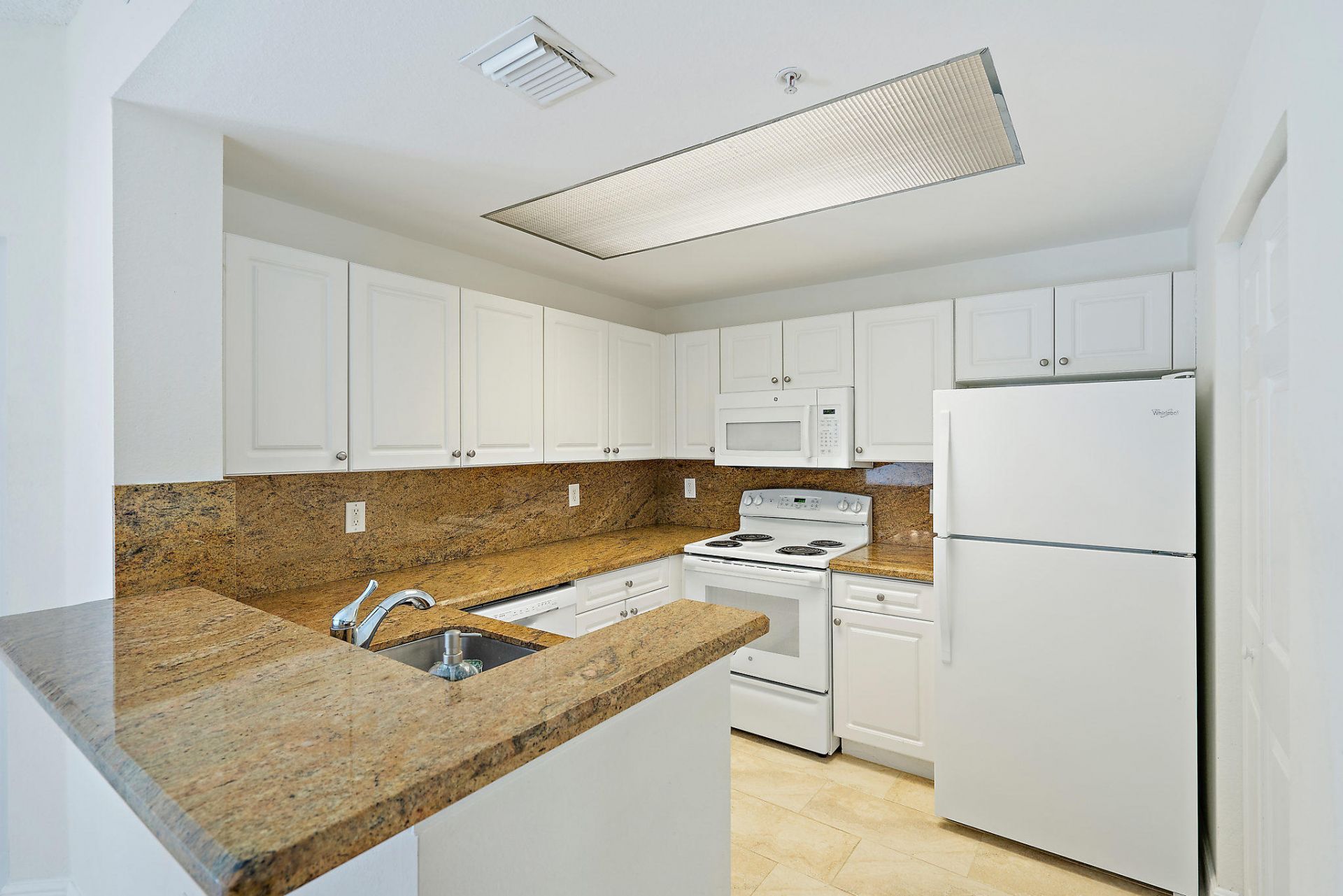 2803 Sarento Place, Unit 110, Palm Beach Gardens, FL 33410 Photo
