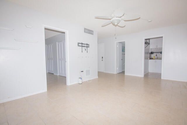 301 Croton Avenue, Unit 303, Lantana, FL 33462 Photo