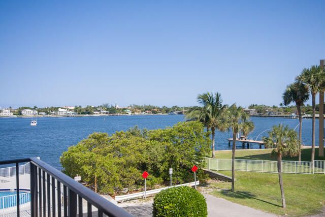 301 Croton Avenue, Unit 303, Lantana, FL 33462 Photo