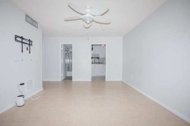 301 Croton Avenue, Unit 303, Lantana, FL 33462 Photo