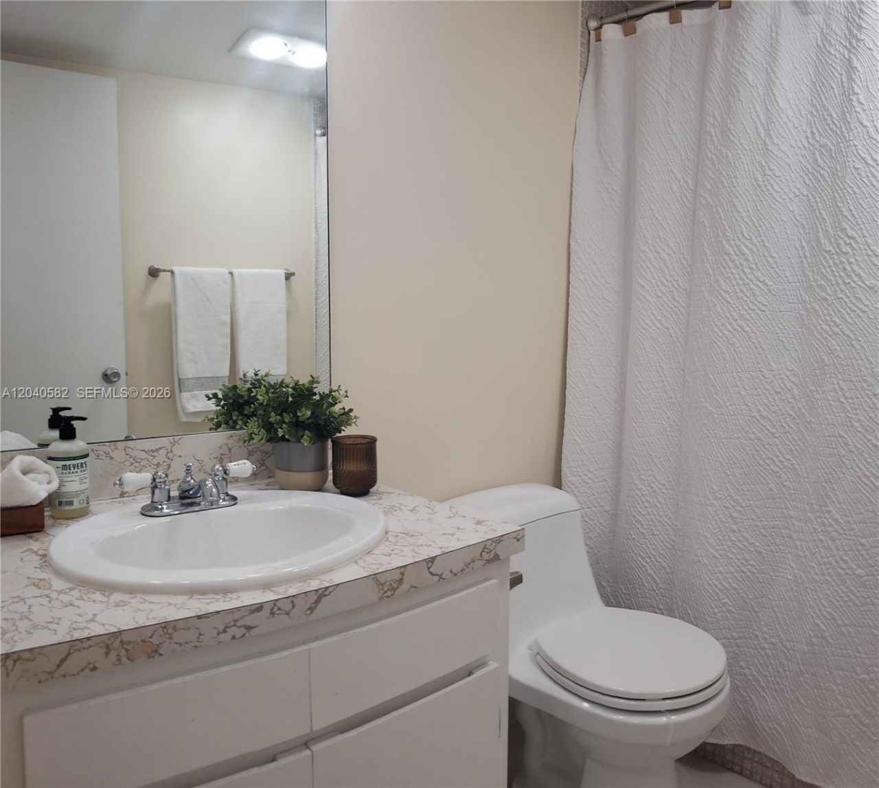 550 Oaks Ln , Unit 202, Pompano Beach, FL 33069 Photo
