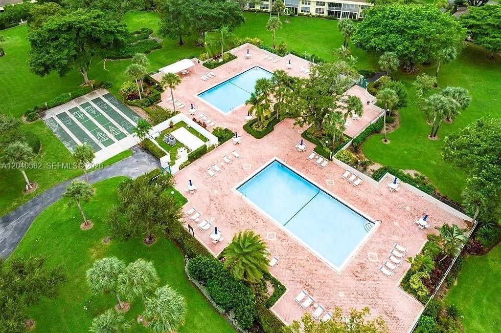 550 Oaks Ln , Unit 202, Pompano Beach, FL 33069 Photo