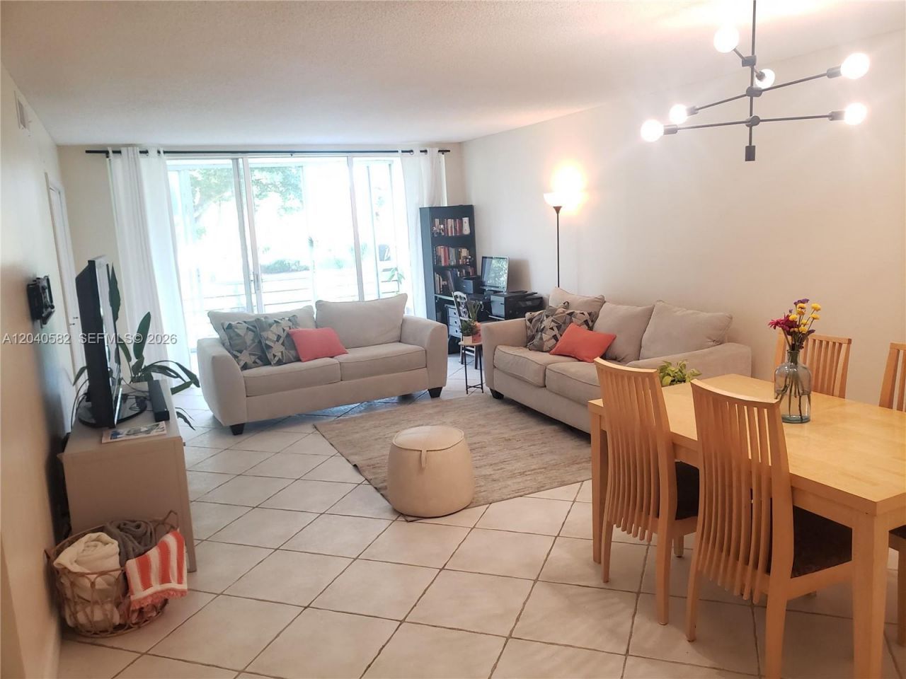 550 Oaks Ln , Unit 202, Pompano Beach, FL 33069 Photo