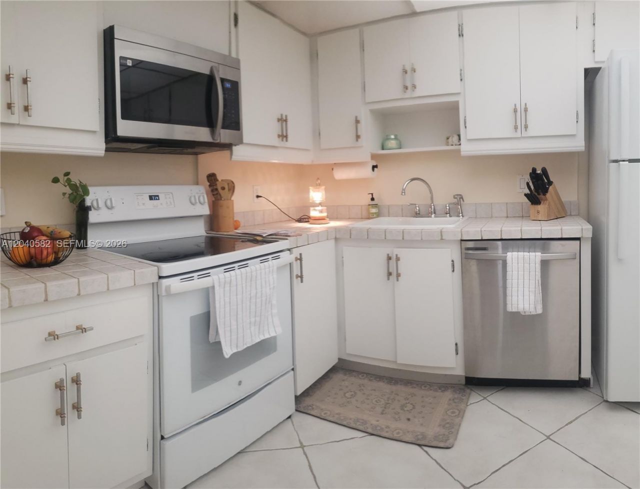 550 Oaks Ln , Unit 202, Pompano Beach, FL 33069 Photo