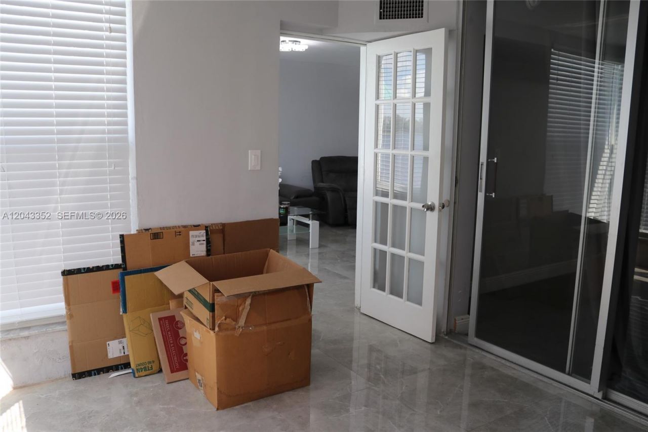 1150 NE 191st St , Unit 37, Miami, FL 33179 Photo