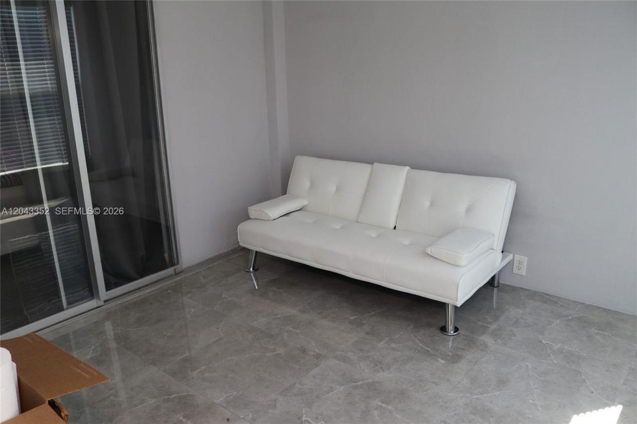 1150 NE 191st St , Unit 37, Miami, FL 33179 Photo