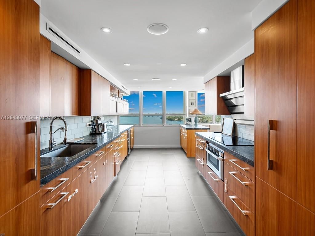 11 Island Ave , Unit 1712, Miami Beach, FL 33139 Photo