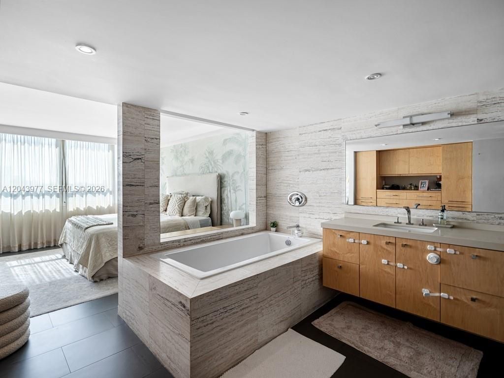 11 Island Ave , Unit 1712, Miami Beach, FL 33139 Photo