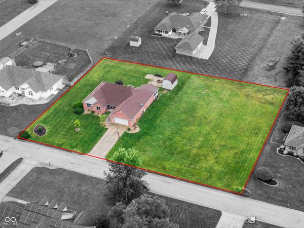 636 W Shel Lyn Court, Greenfield, IN 46140