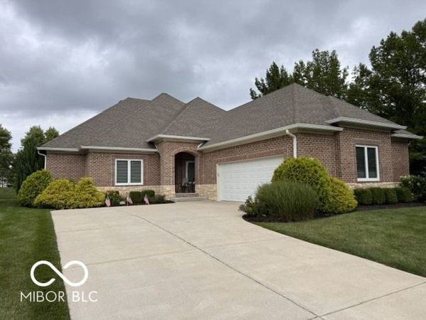 4602 Chestnut Court E, Bargersville, IN 46106