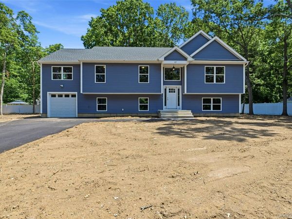 37 2nd Street , Moriches, NY 11955