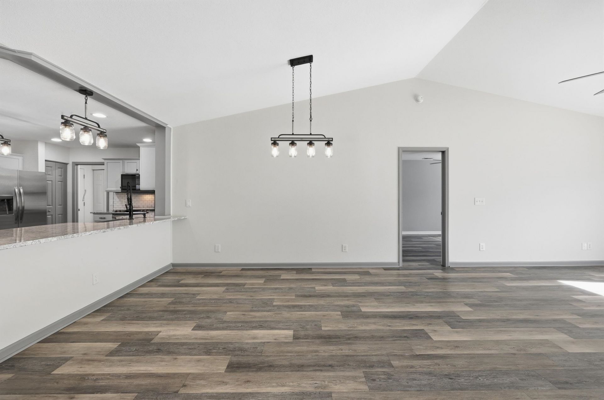 1019 Bonita Loop Photo 12