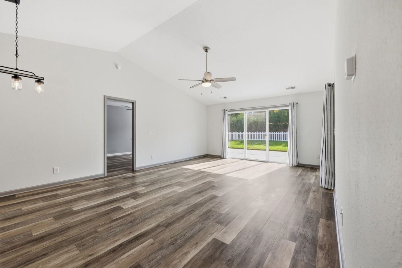 1019 Bonita Loop Photo 14