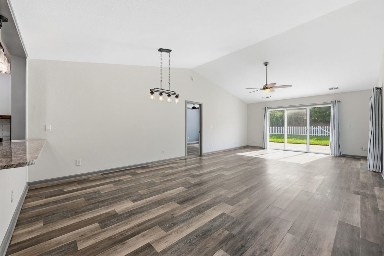 1019 Bonita Loop Photo 17