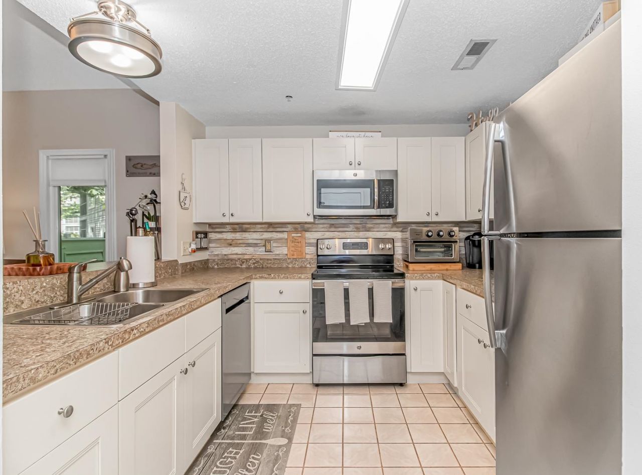1221 Tidewater Dr. Photo 5