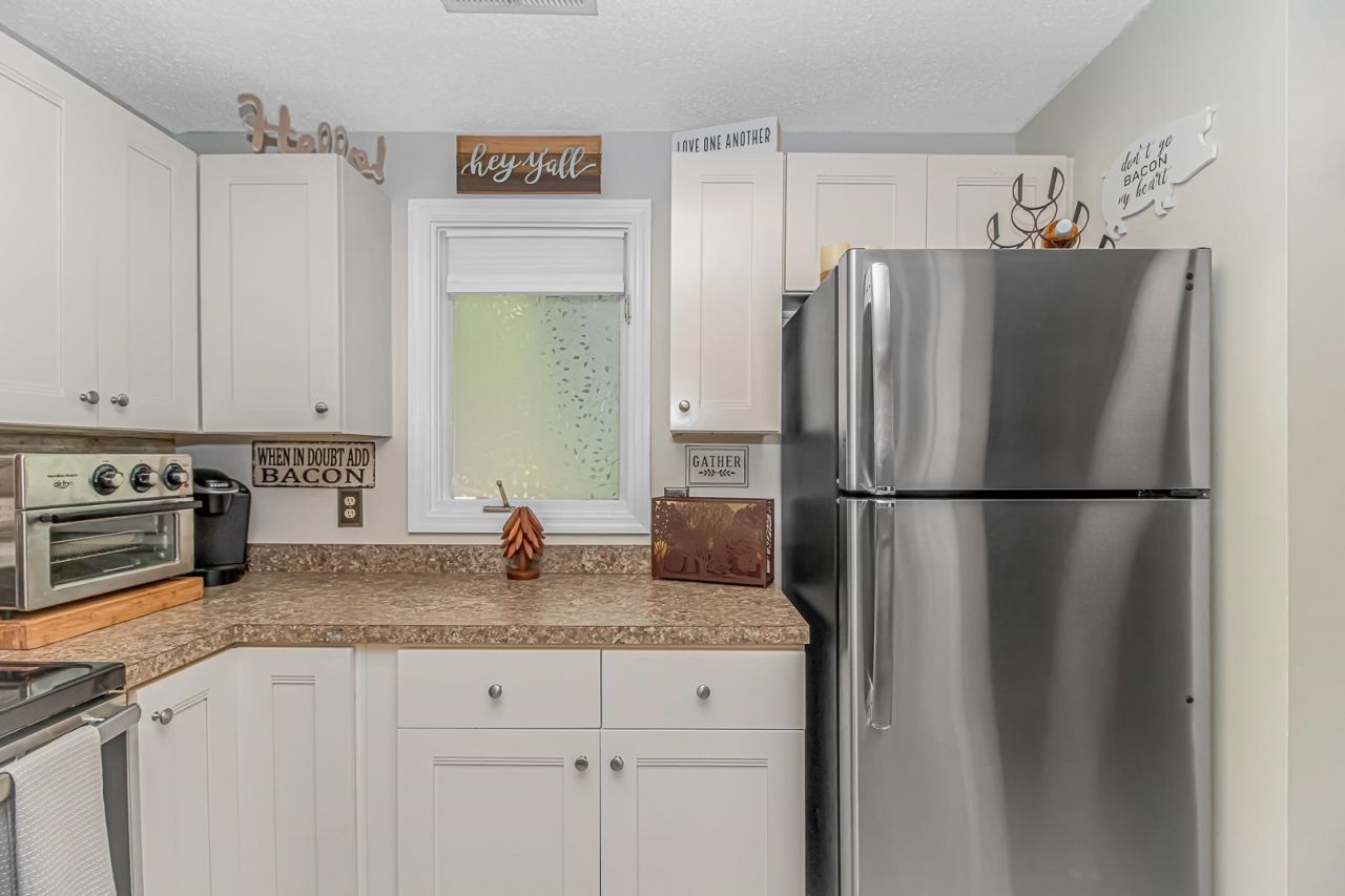 1221 Tidewater Dr. Photo 6