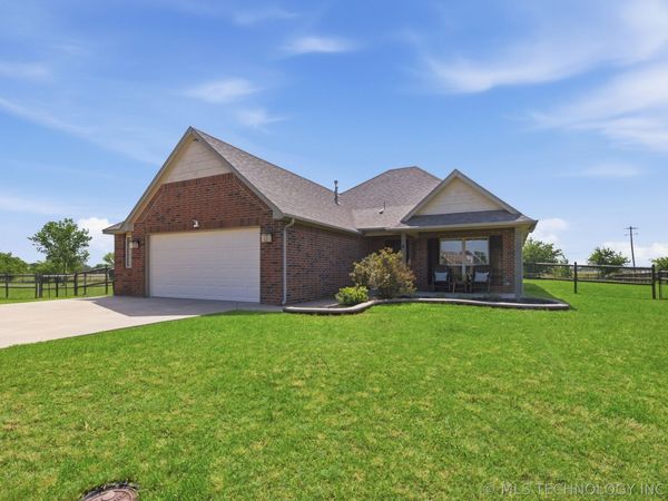 5962 E 136th Place North , Collinsville, OK 74021