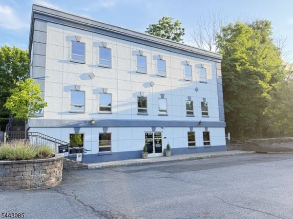 107 W Main St 1stFloor, Clinton, NJ 08809