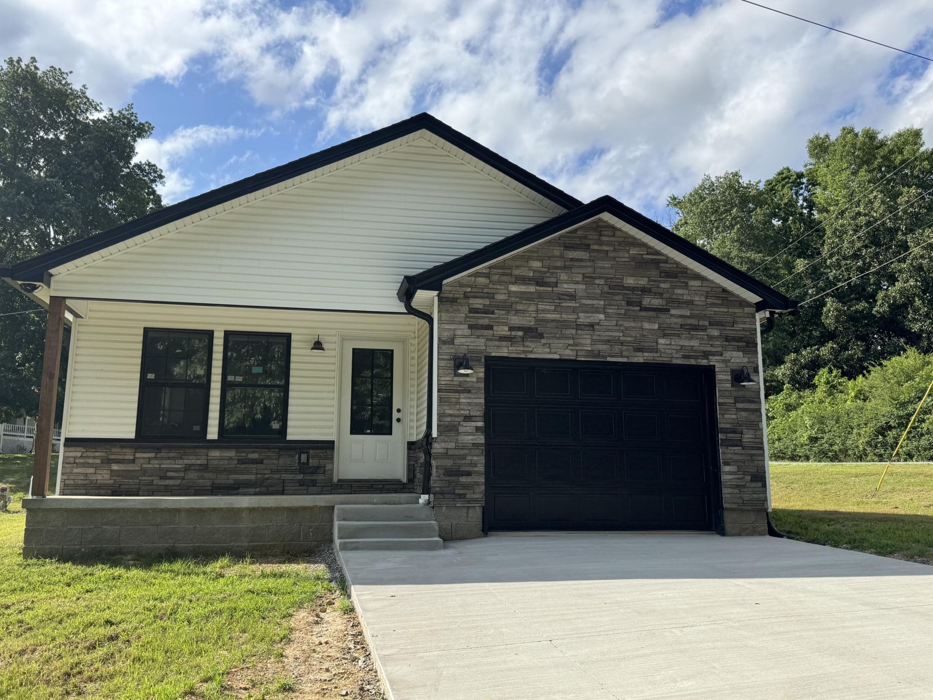 296 Hillview Drive, Cadiz, KY 42211 Main Photo