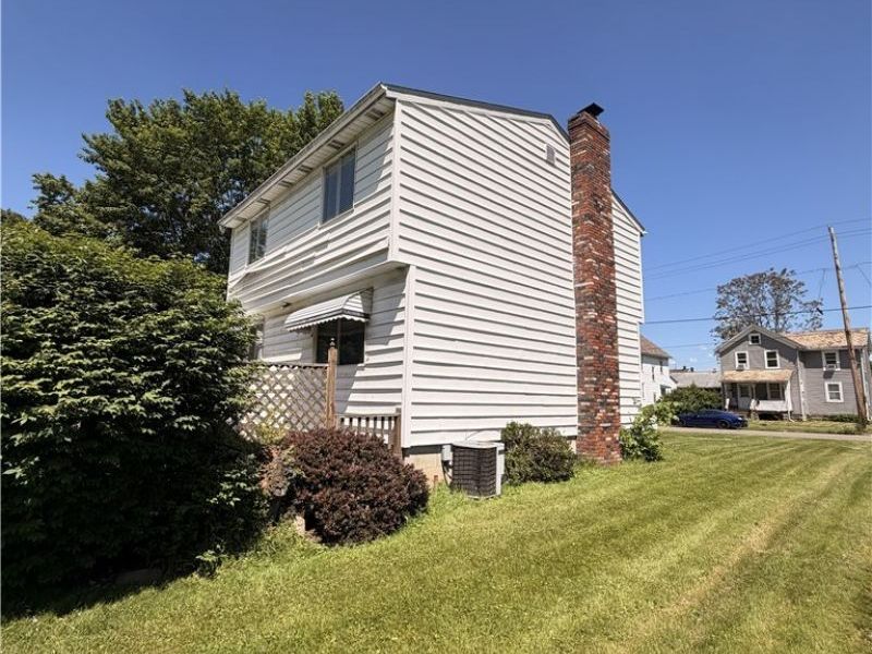 685 E Main Street, East Palestine, OH 44413 Photo 3