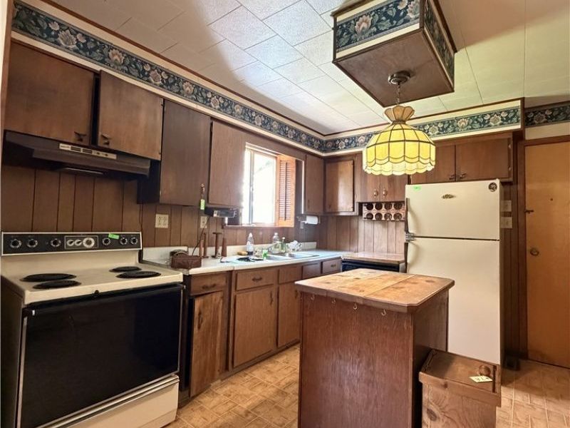 685 E Main Street, East Palestine, OH 44413 Photo 5