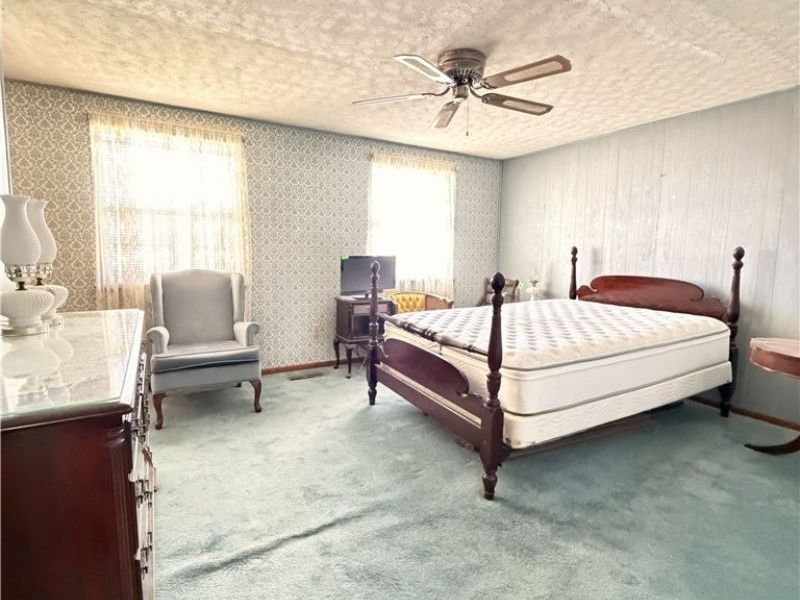 685 E Main Street, East Palestine, OH 44413 Photo 9