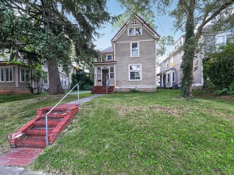 4530 Whetsel Avenue, Cincinnati, OH 45227 Photo 2