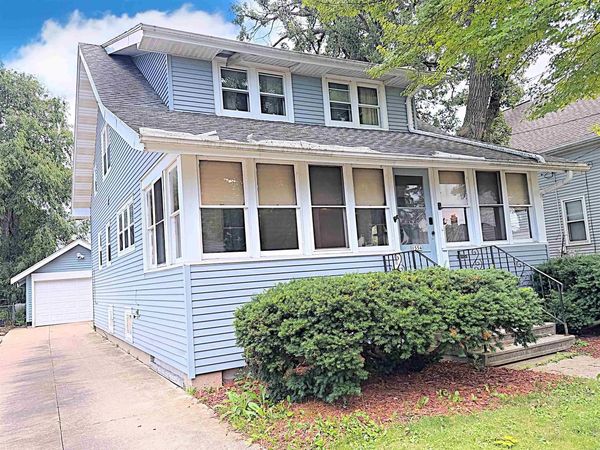 1554 PLUMMER STREET, Oshkosh, WI 54902