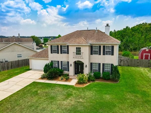 421 CREEKSIDE Court, Covington, LA 70433