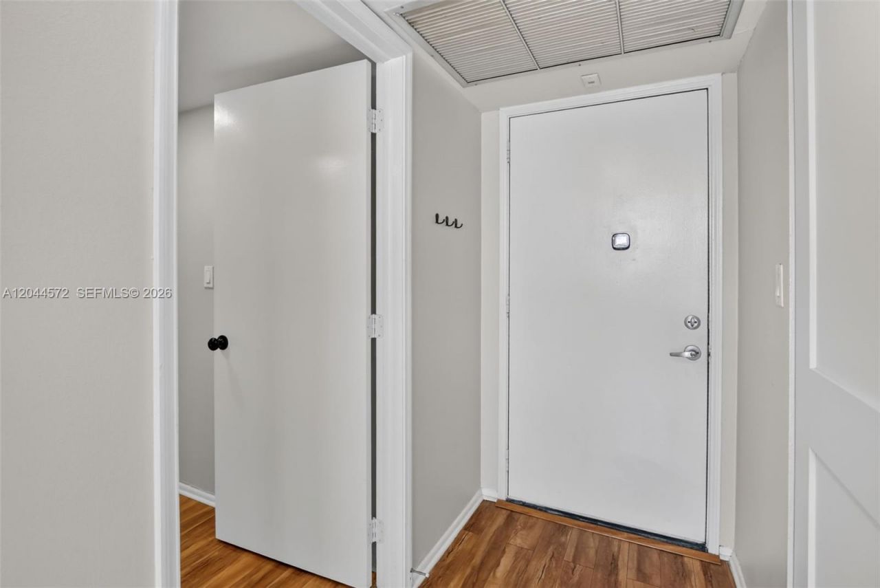 9410 Tangerine Pl, Unit 204, Davie, FL 33324 Photo