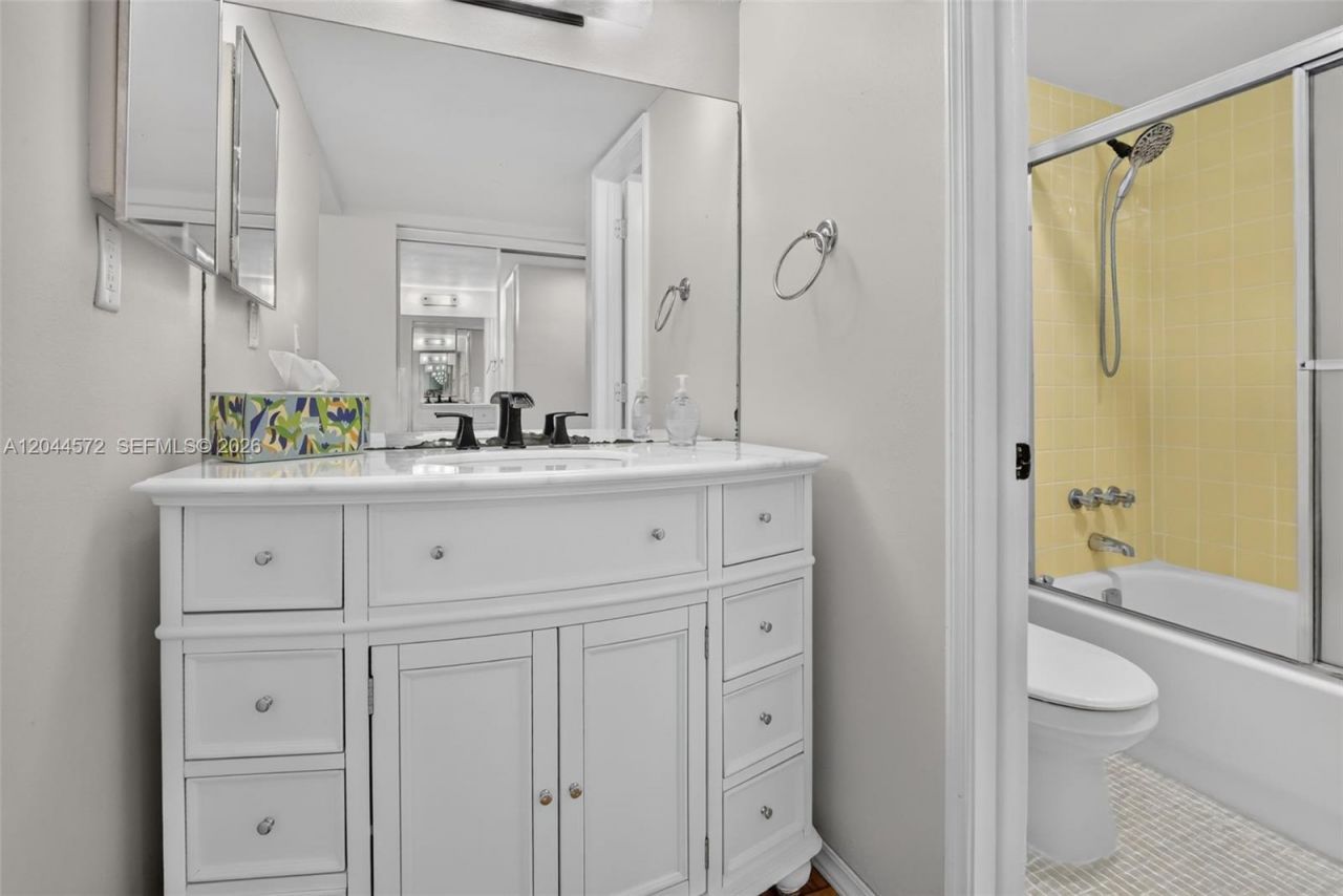 9410 Tangerine Pl, Unit 204, Davie, FL 33324 Photo
