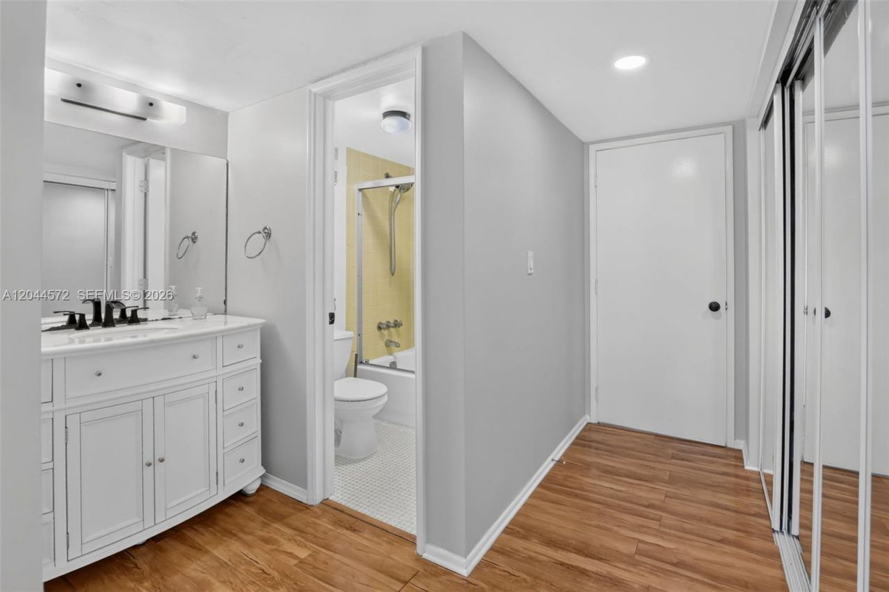 9410 Tangerine Pl, Unit 204, Davie, FL 33324 Photo