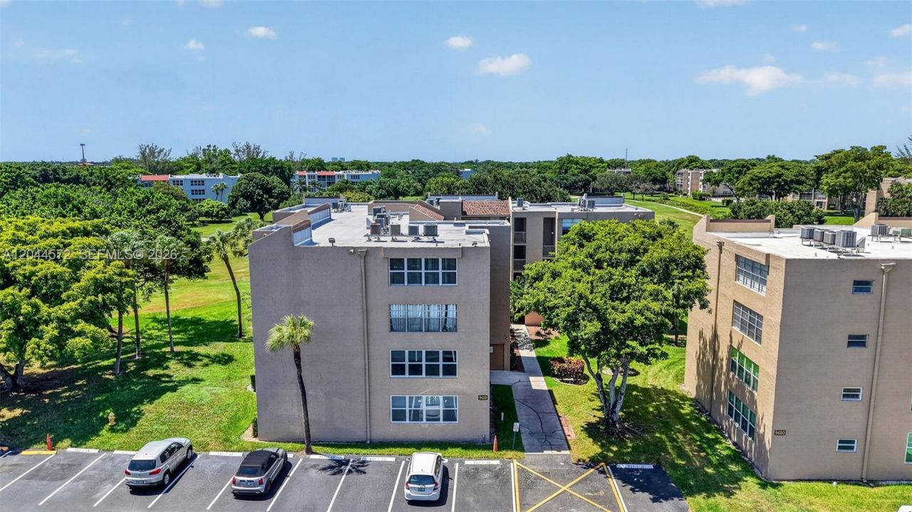 9410 Tangerine Pl, Unit 204, Davie, FL 33324 Photo