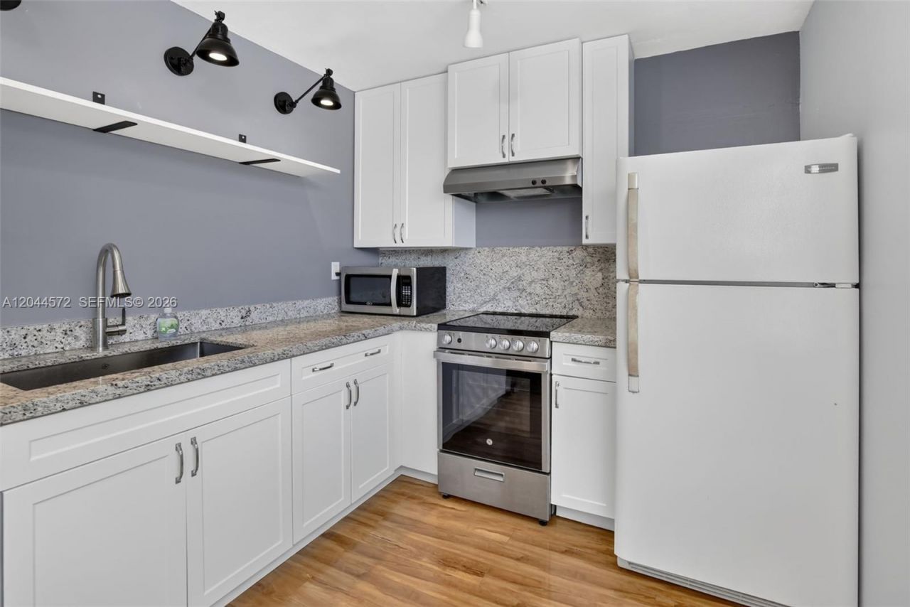 9410 Tangerine Pl, Unit 204, Davie, FL 33324 Photo