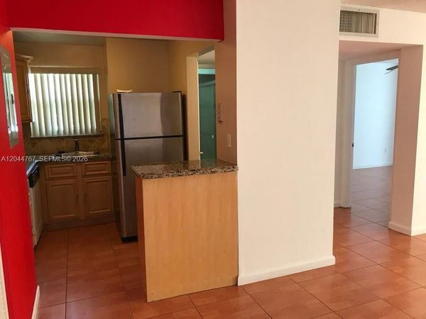 110 Fontainebleau Blvd, Unit 101, Miami, FL 33172