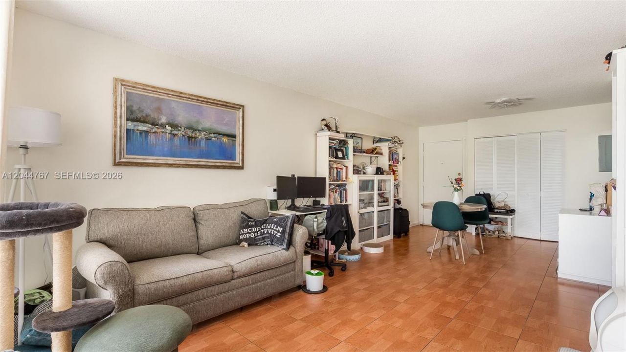 110 Fontainebleau Blvd, Unit 101, Miami, FL 33172 Photo