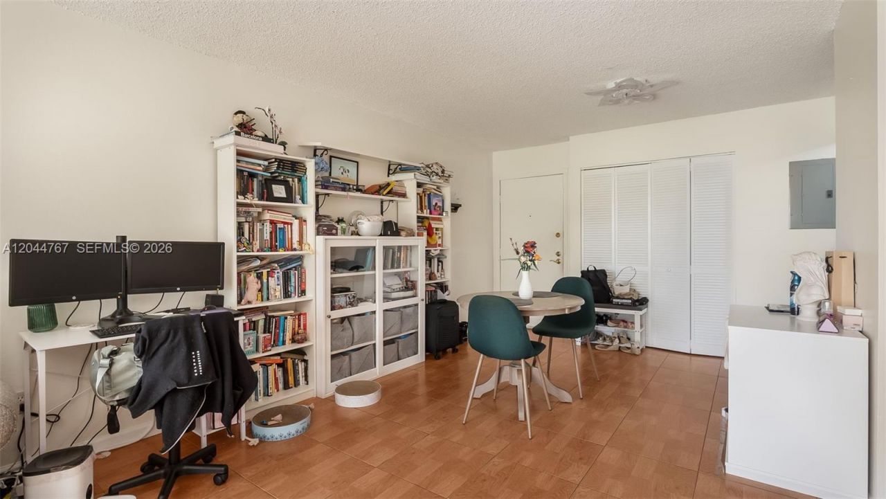 110 Fontainebleau Blvd, Unit 101, Miami, FL 33172 Photo