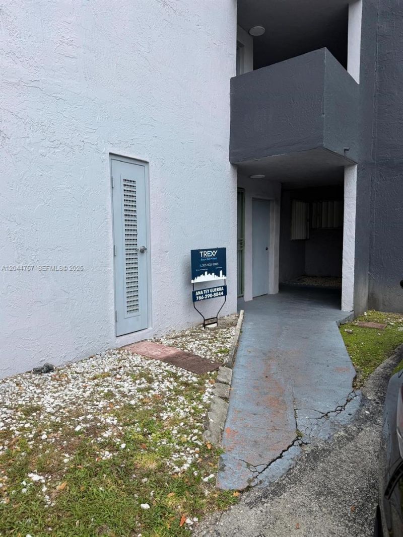 110 Fontainebleau Blvd, Unit 101, Miami, FL 33172 Photo