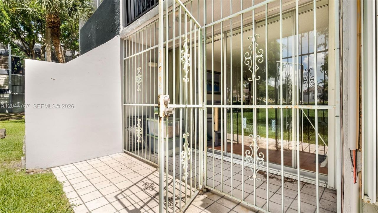 110 Fontainebleau Blvd, Unit 101, Miami, FL 33172 Photo