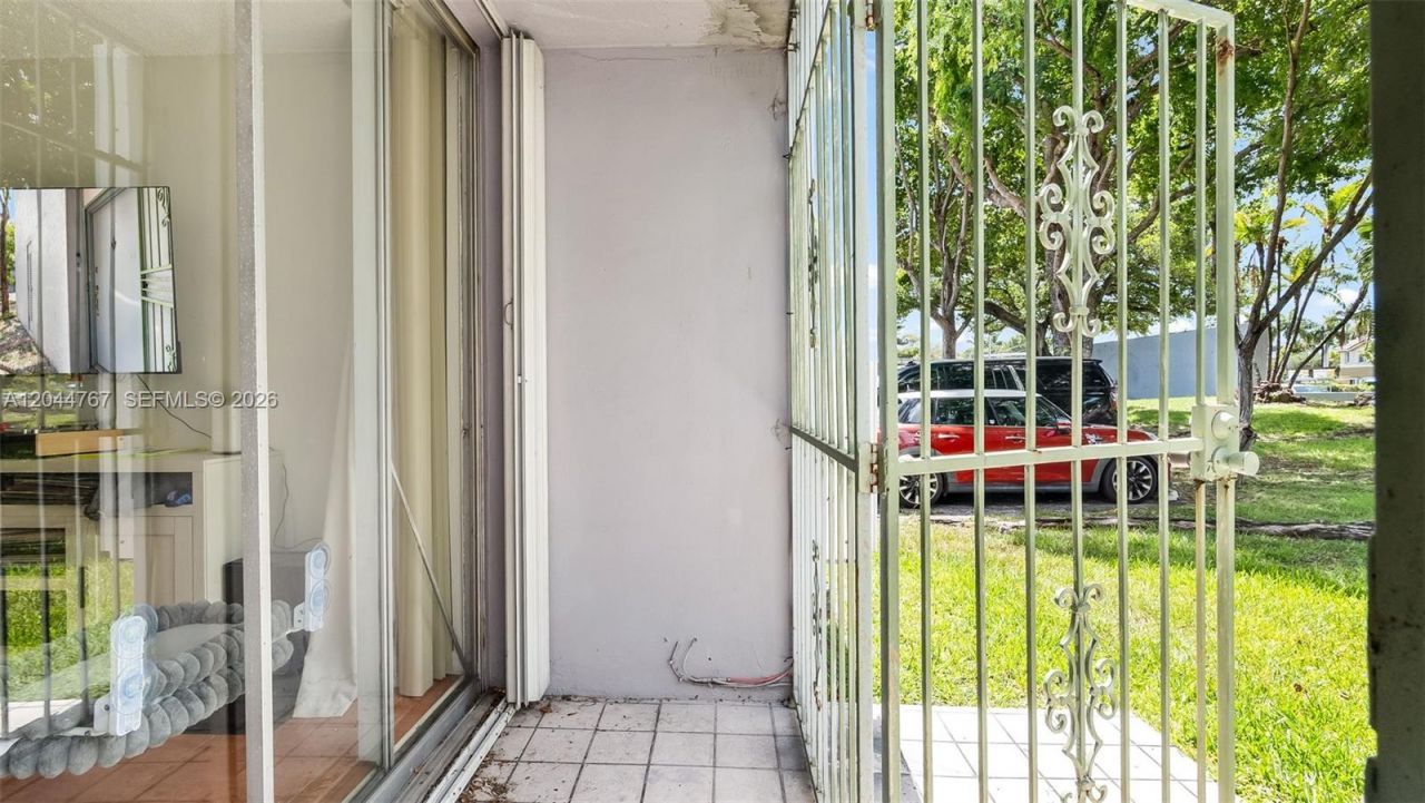 110 Fontainebleau Blvd, Unit 101, Miami, FL 33172 Photo