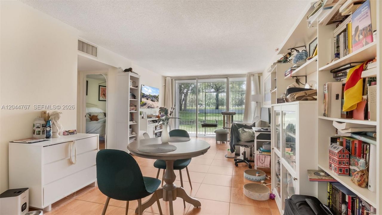 110 Fontainebleau Blvd, Unit 101, Miami, FL 33172 Photo