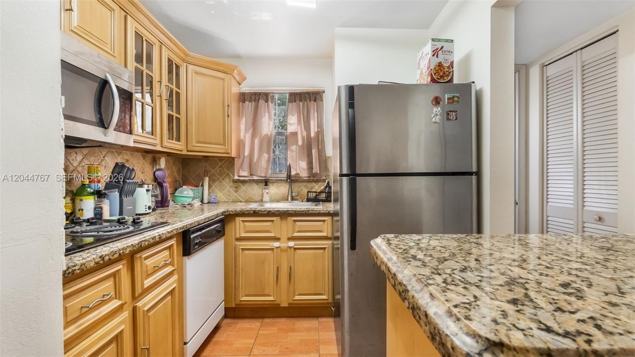 110 Fontainebleau Blvd, Unit 101, Miami, FL 33172 Photo