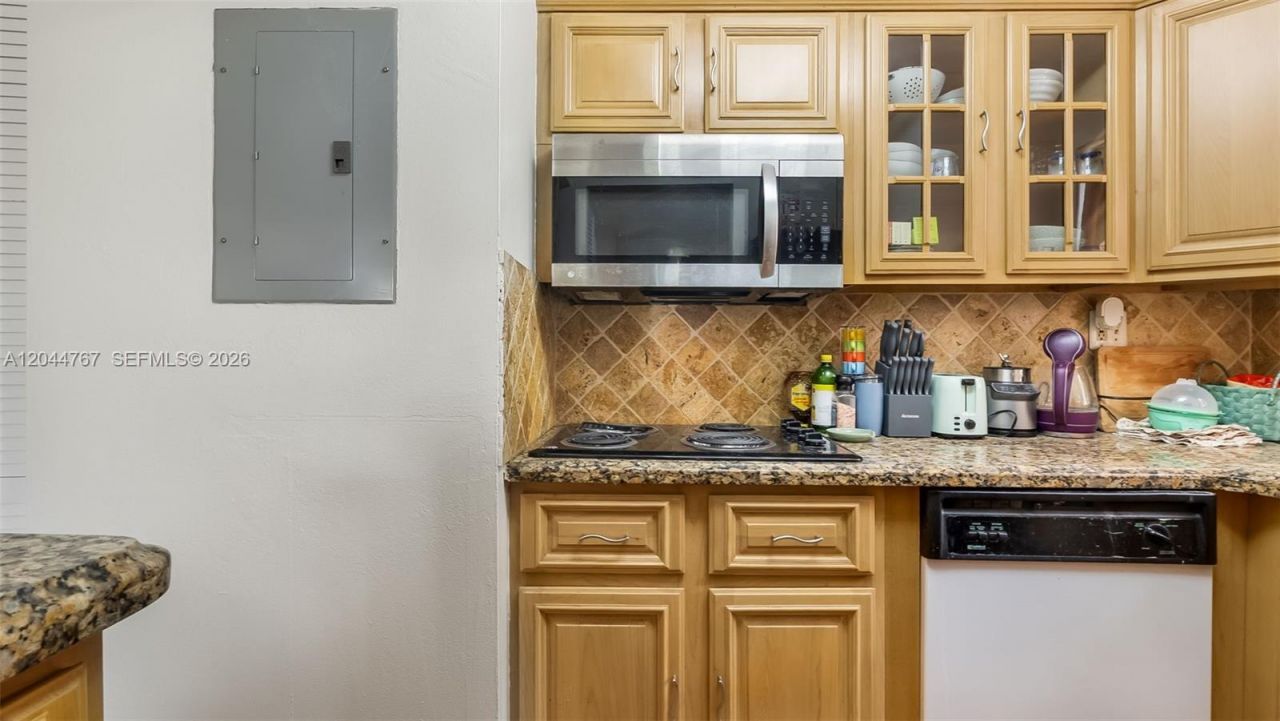 110 Fontainebleau Blvd, Unit 101, Miami, FL 33172 Photo