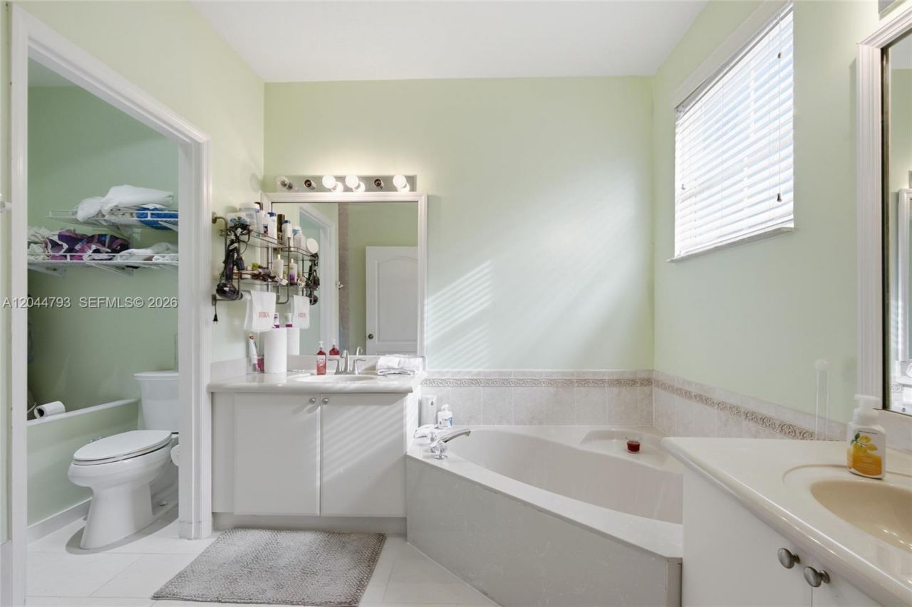 15125 SW 12th Ter, Miami, FL 33194 Photo