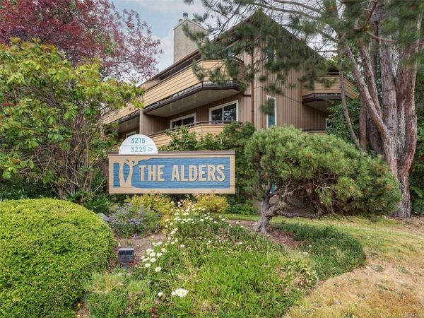 3215 Alder St , Unit #111, Saanich, BC V8X 1P3