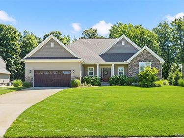 12423 Sugar Maple Drive, Fenton Twp, MI 48430